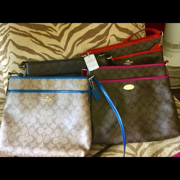 Coach signature file crossbody handbag - Picture 1 of 6